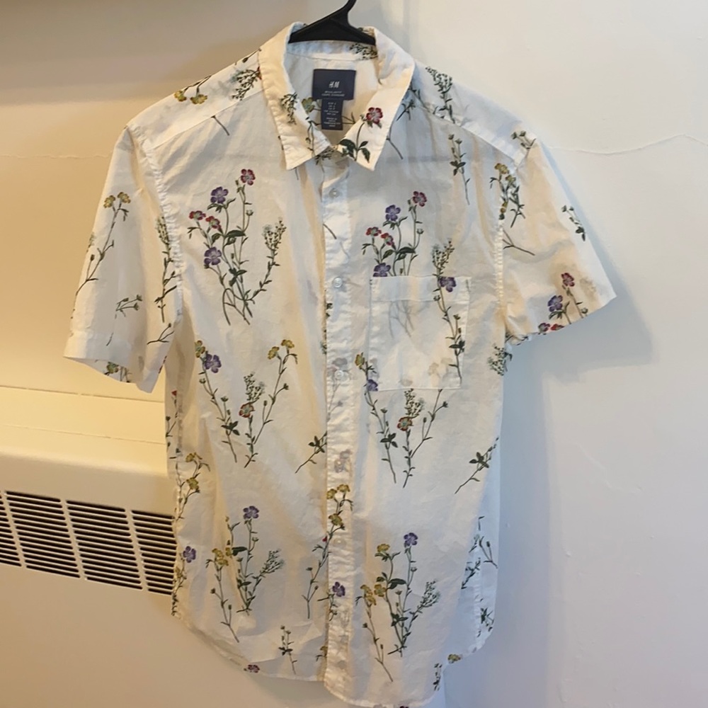 Men’s shirt sleeve button up